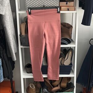 EUC wunder train 21in: lululemon sz 6